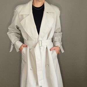 London Fog Trench Coat (STUNNING)